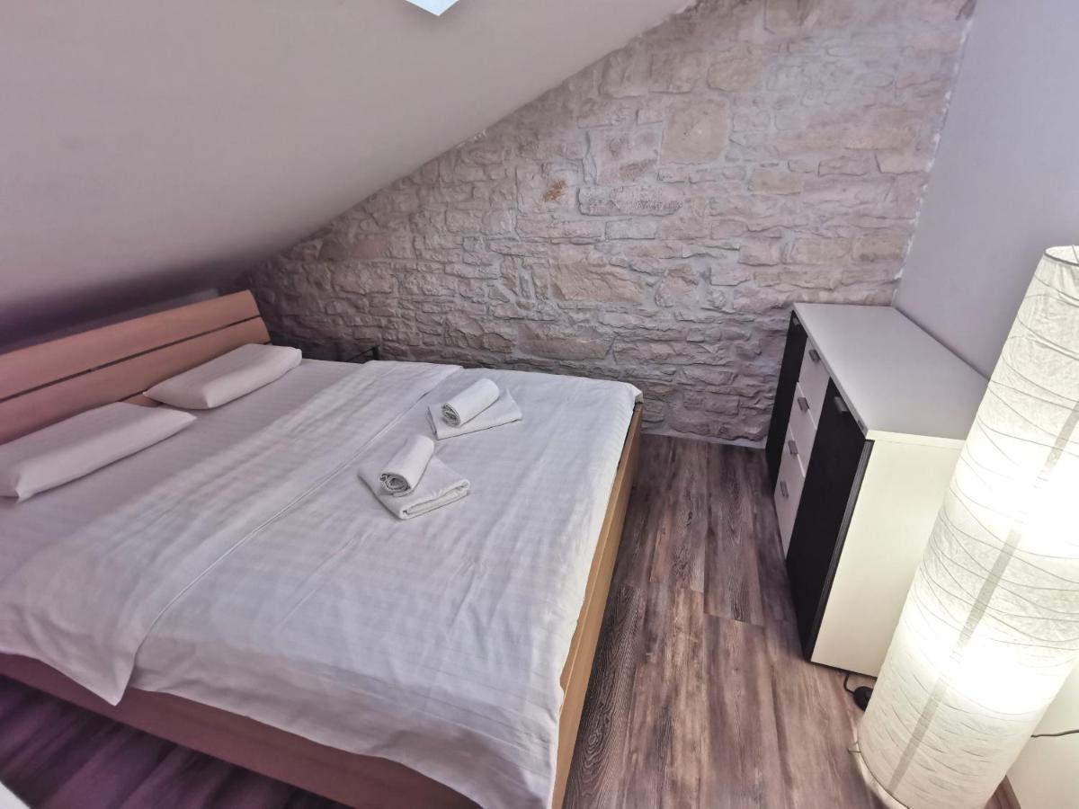 Apartment Dina Pula Exterior photo