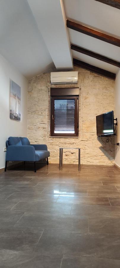 Apartment Dina Pula Exterior photo